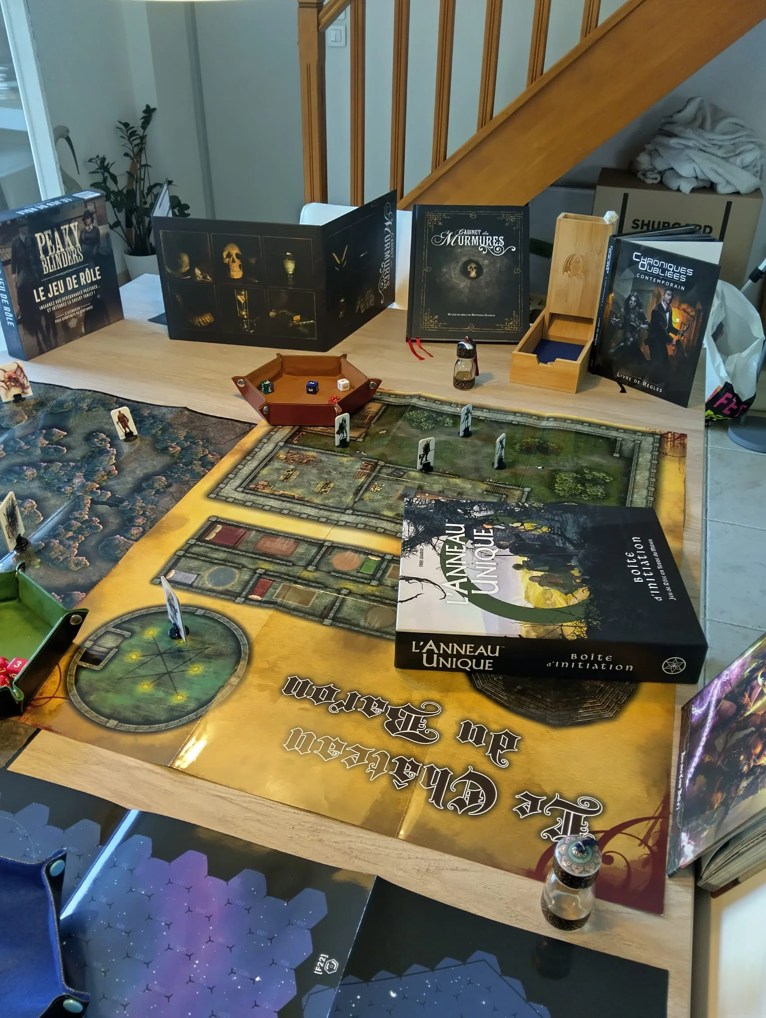 Maître de Jeu de rôle (MJ) vous guide dans des aventures épiques et personnalisées. Aventure sans limites, récit vivant et transformateur.